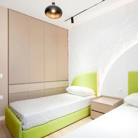 Apartment Casa Luxe Near Airport & Center